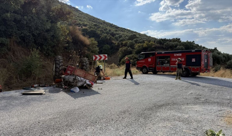 Tire’de traktör devrilmesi sonucu bir kişi hayatını kaybetti, bir kişi yaralandı