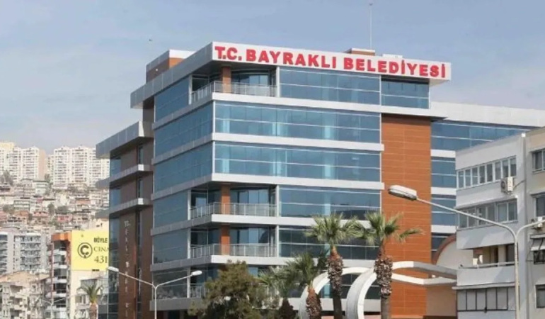 Bayraklı Belediyesi’nde yürütülen soruşturmada 45 kişi gözaltına alındı