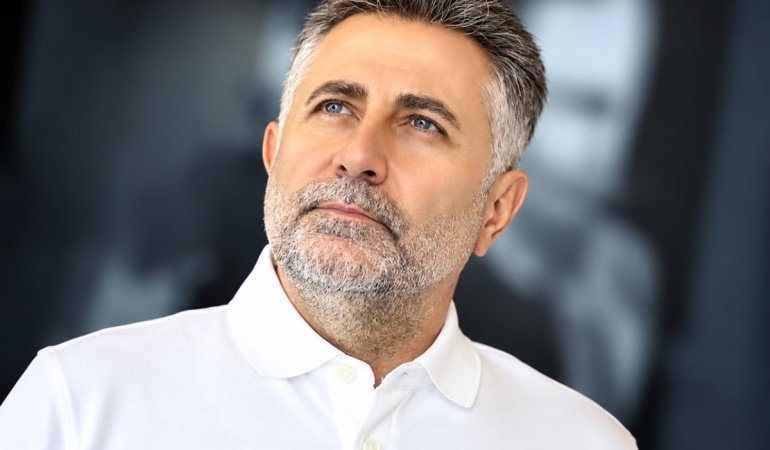 Serdar Sandal, Eski Bayraklı Belediye Başkanı, gözaltına alındı