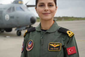 Türk Deniz Kuvvetleri'nde Tarihin İlk Kadın Uçak Pilotu: Üsteğmen Hilal Aydın