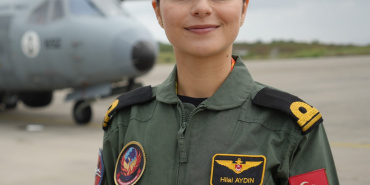 Türk Deniz Kuvvetleri'nde Tarihin İlk Kadın Uçak Pilotu: Üsteğmen Hilal Aydın