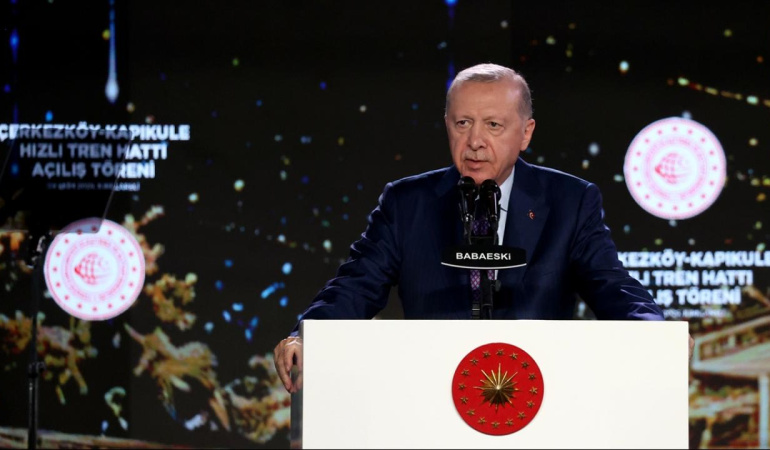 Erdoğan: Milletin emanetine el uzatanlar devletle karşılaşır