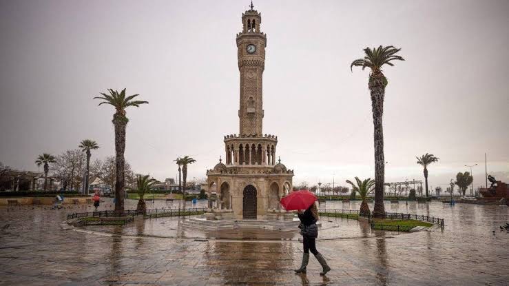 İzmir’de 28 dereceye ulaşacak hava sıcaklığı, gök gürültülü sağanakla değişecek