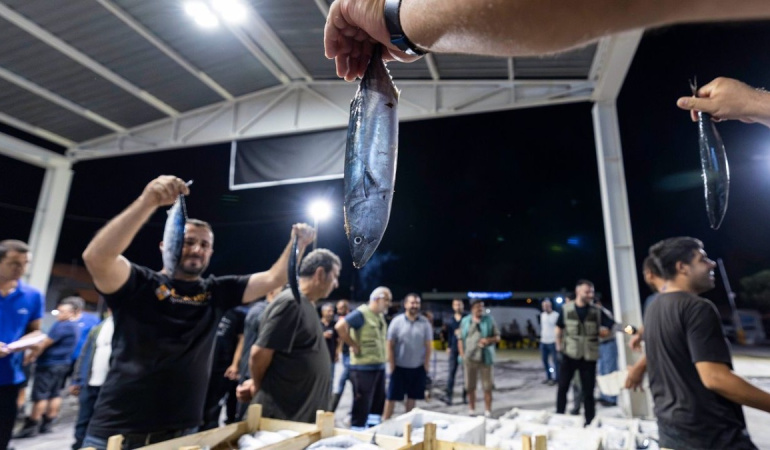 Eylül ayında İzmir Su Ürünleri Hali’nde 9 bin 67 ton balık satışı gerçekleşti
