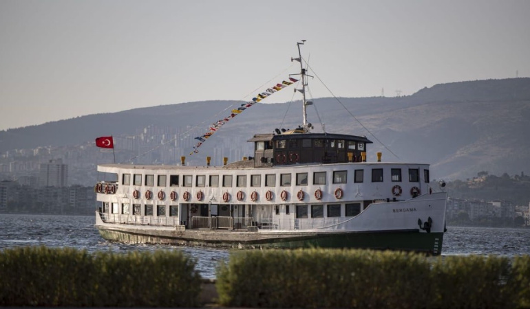 Bergama Vapuru ile rehberli Körfez turları 18 Ekim’de başlıyor