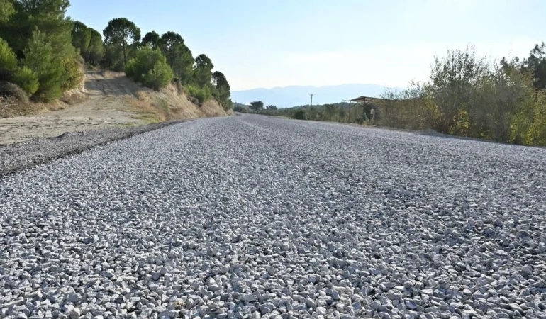 Datça’da sağanak yağış öncesi temizlik çalışmaları hız kazandı