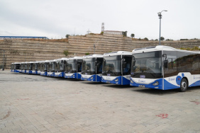 İzmir'de toplu ulaşım filosuna 111 yeni otobüs katıldı