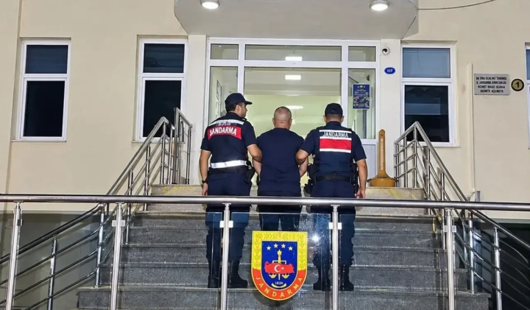 Dikili’de 11 suçtan aranan hükümlü yakalandı