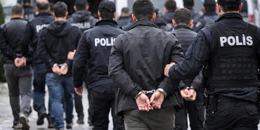 İzmir'de düzenlenen operasyonda 164 kişi gözaltına alındı