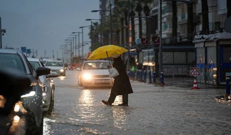 İzmir’de gök gürültülü sağanak yağış bekleniyor