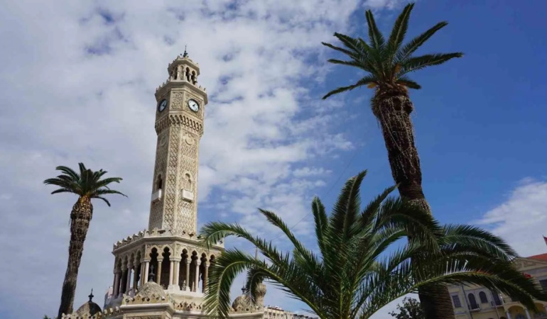 İzmir’de bugün güneşli ve parçalı bulutlu hava hakim olacak