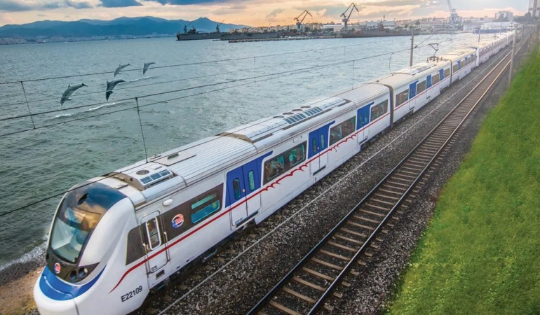 İzmir’de 29 Ekim’de İZBAN ücretsiz, diğer toplu ulaşımda 1 kuruş alınacak
