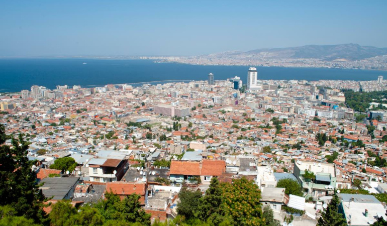 İzmir’deki yapıların yarısı eski tarihlerde inşa edildi