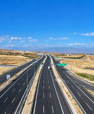 Aydın-İzmir otoyolunda bakım çalışmaları nedeniyle şerit daralması