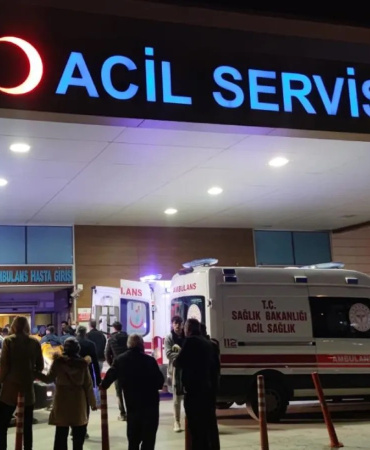Menderes-Seferihisar kara yolunda meydana gelen zincirleme kazada 7 kişi yaralandı