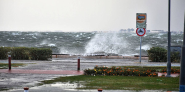 İzmir'de 24 ilçeye yönelik sağanak yağış uyarısı yapıldı