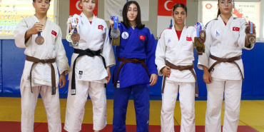 İzmirli judocular Yıldızlar Balkan Judo Şampiyonası'ndan madalyalarla döndü